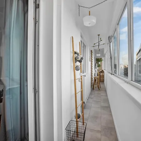 شقة Spacious 4br & Sleeps 14 & Floor & *