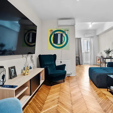 Spacious 4br & Sleeps 14 & Floor & شقة بوخارست