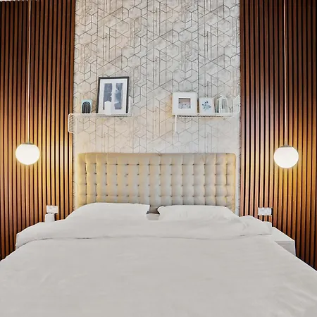 شقة Spacious 4br & Sleeps 14 & Floor &