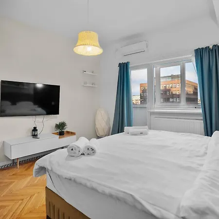 Spacious 4br & Sleeps 14 & Floor & شقة
