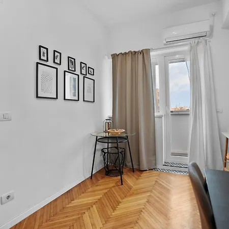 Spacious 4br & Sleeps 14 & Floor &