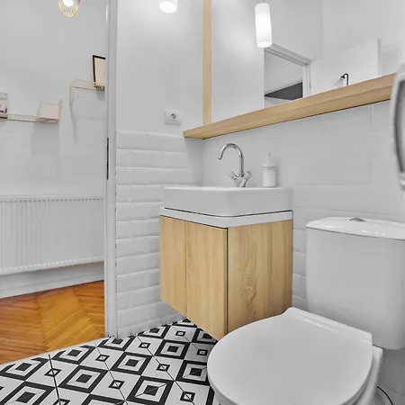 Spacious 4br & Sleeps 14 & Floor & شقة *