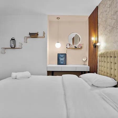 شقة Spacious 4br & Sleeps 14 & Floor &