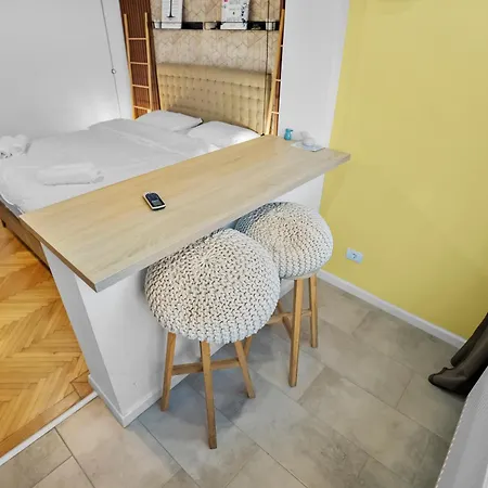 Spacious 4br & Sleeps 14 & Floor & شقة