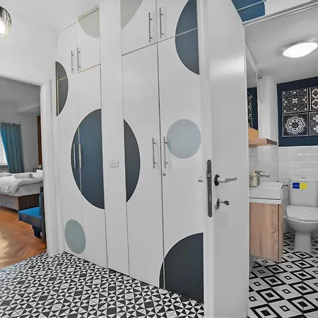 شقة Spacious 4br & Sleeps 14 & Floor &