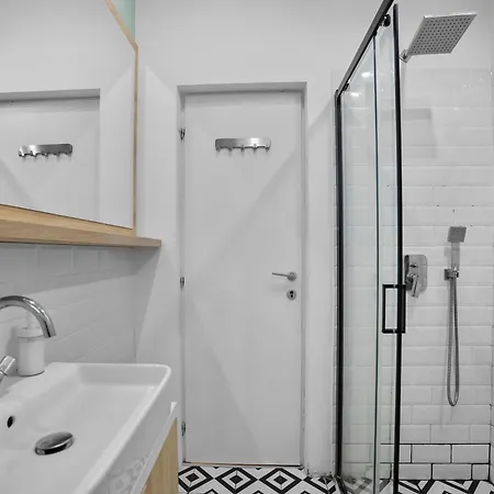 شقة Spacious 4br & Sleeps 14 & Floor &