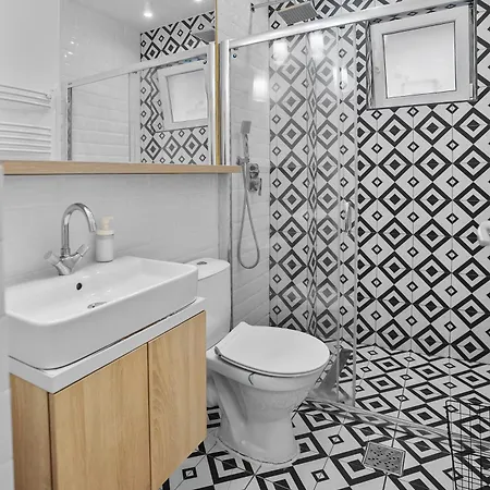 Spacious 4br & Sleeps 14 & Floor & *